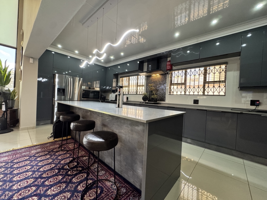 4 Bedroom Property for Sale in Wilkoppies North West